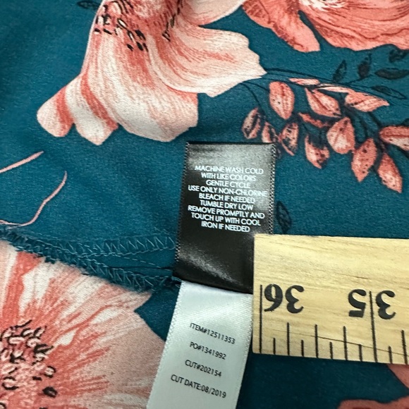 Torrid long kimono duster. Teal green / pink floral. Size 2 - Picture 9 of 9
